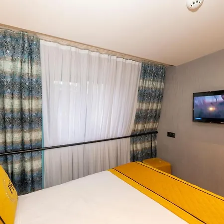 Peri Taksim Hotel 2*